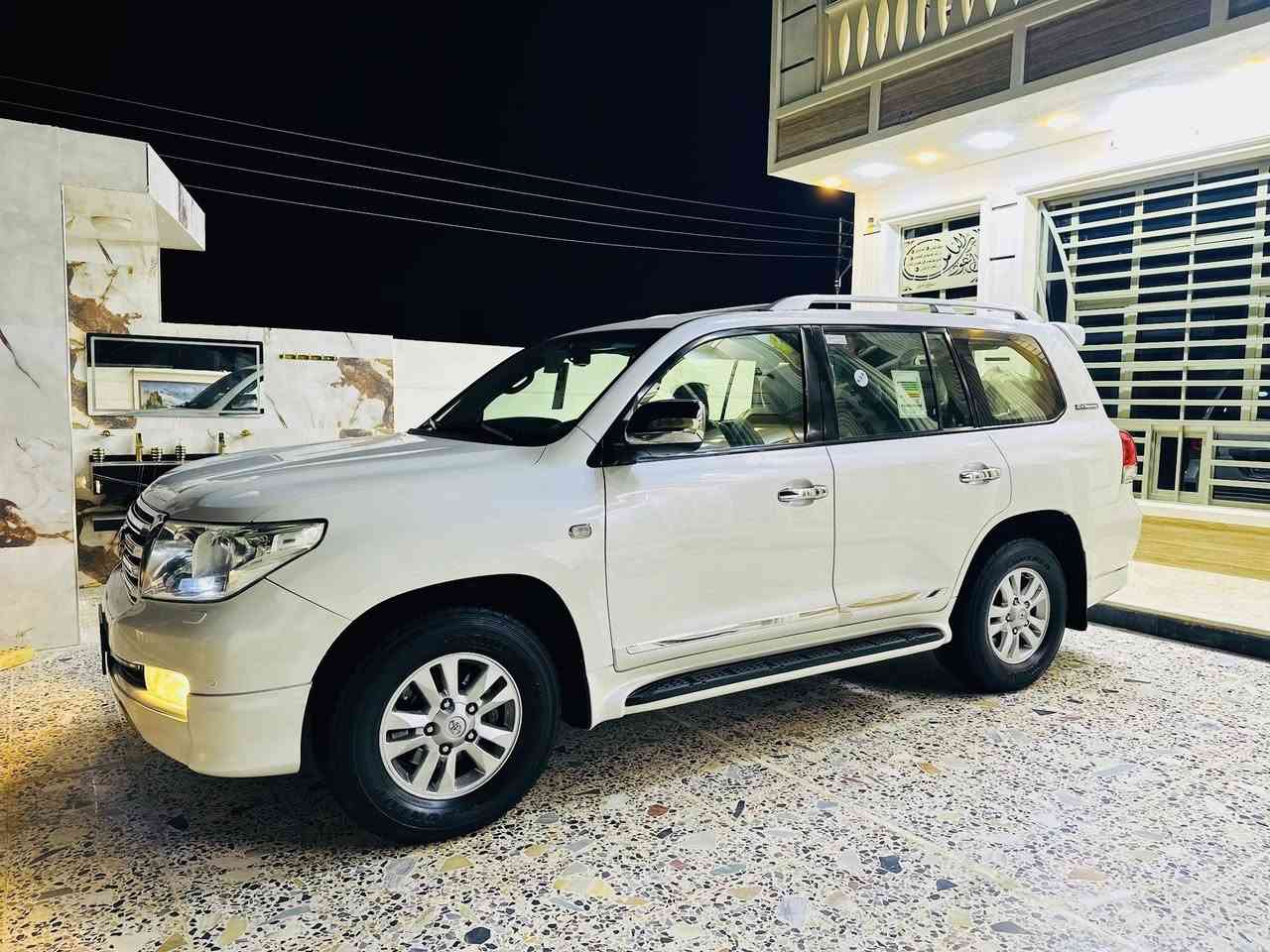 يالله
السلام عليكم لاندكروز 2011 ستينيه اصل V6  كشنات بقلاوه رقم بغداد الجديد باسمي هزه وفحص وسنويه كله جديد مكينه وكير وحداديه كله مكفول مامفتوحات بشرط الفحص تخم تاير جديد السياره مكفوله كفاله عامه بيه بارد مكانين على كد شبر وممبين  باقي كله مكفول 
الموصفات
كشنات بقلاوه جلد +ثلاث حركات 
شاشه 
كامره 
فتحه سقف 
بصمه +بصمه ابواب 
يدات نيكل 
ماشيه178 حقيقي 
مري كهرباء +اشاير بل مري 
حساسات امامي خلفي 
تحكمات ستيرن جهتين 
بعد بيه هواي موصفات معروفه مواصفات الستينيه فول 1/1 السعر (318) وبيه مجال مكان بغداد الستفسار (***********)
