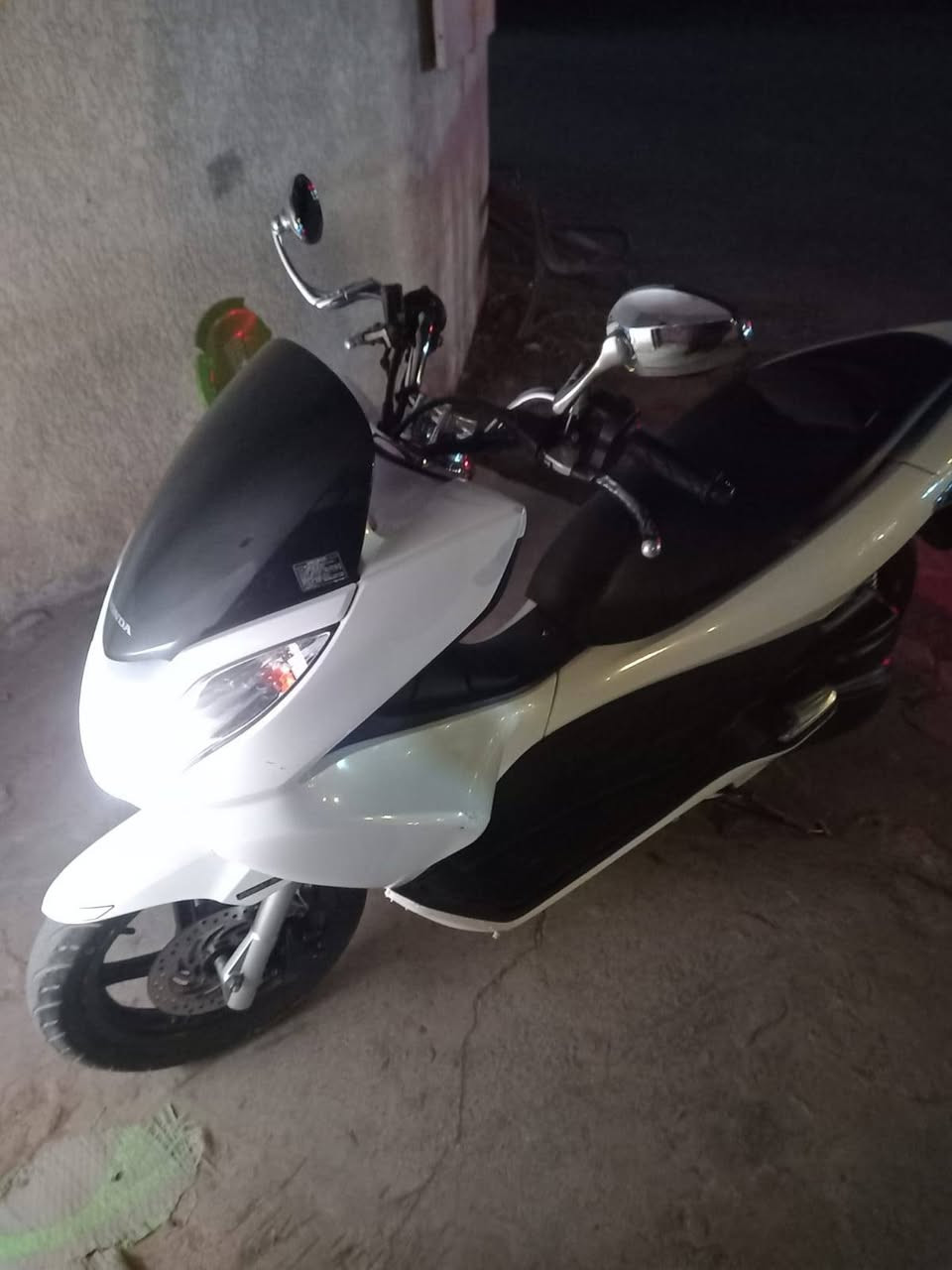 شباب بيسي اكس جيل الاول مكفولة كفالة عامة  السعر 1650 السعر ***********
العنوان بغداد الشعله
