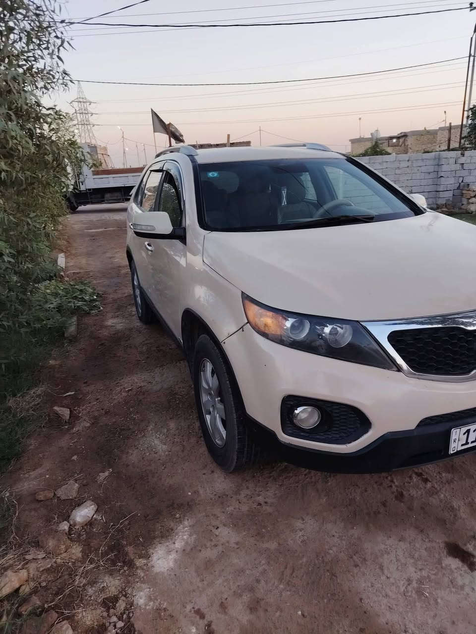 مراوس سورنتو موديل 13 رقم بغداد انكليزي بسمي أمريكي محرك دوش 6 سلندر 7 راكب صبغ عام بيها محرك وكير وحداديه وتخم تاير شواصي مكفولات بدوان تبديل سعر 115 رقم *********** مكان الديوانية
