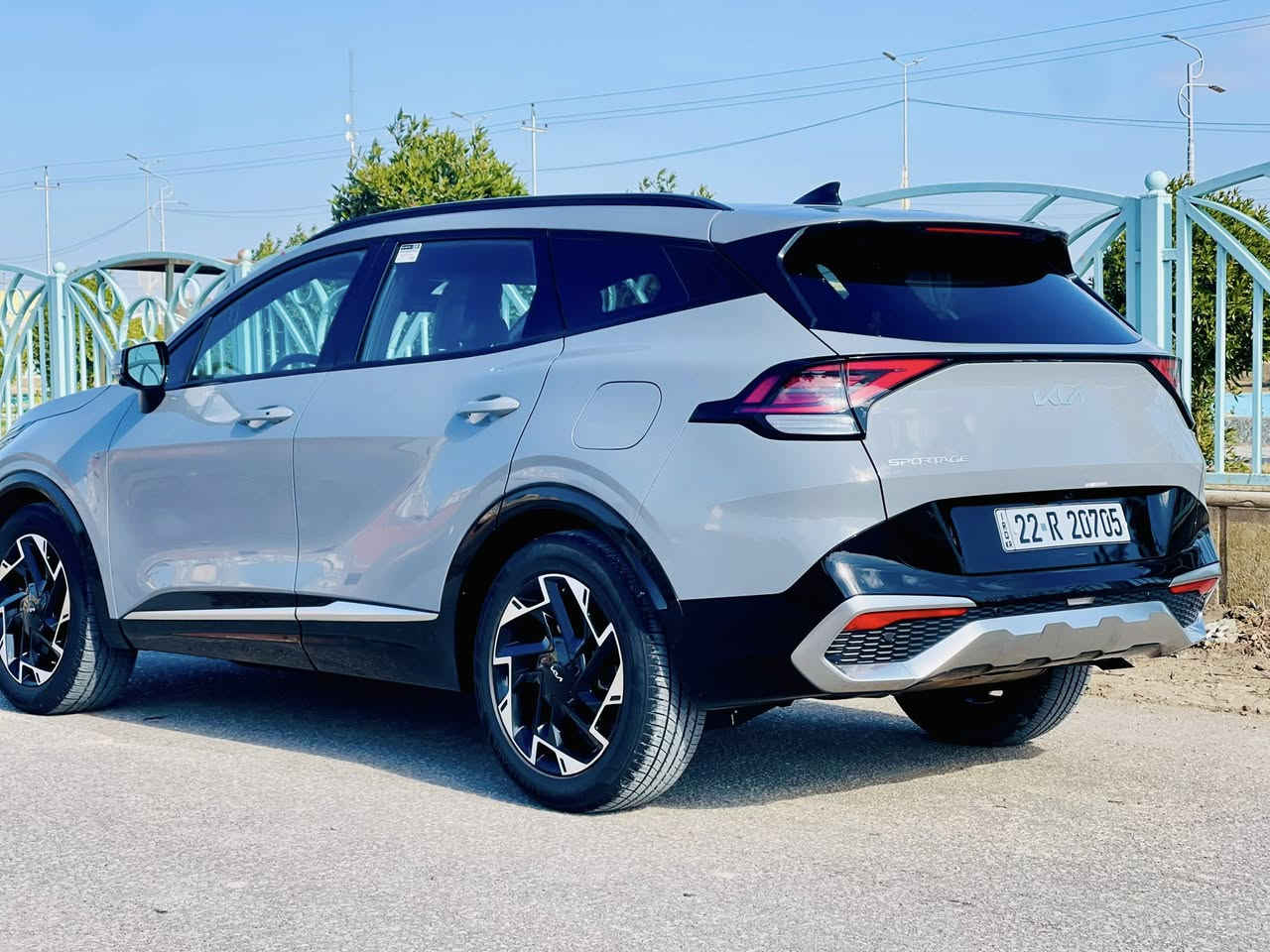 كيا سبورتج. أمريكي برستيج موديل 2023
سياره فول موصفات.   حادثه فقط بنيد بدون دواخل. 

رقم اربيل دولي بسمي.  تريد تحويل وكاله. 

بصمه  وجلد وكشنات كهرباء. 

ذكره كشنات. 

شحن لاسلكي. 

شاشه متصله 

تدفه تبريد مقاعد وستيرن 

جنطه كهرباء 

حساس امامي خلفي 

رادار جانبي. 

نظام توقف ذاتي. 

كامرات. محيطه. 360 درجه 

كامره. أماميه وخلفيه 

سياره بانوراما. فتحتين. 

السعر. 210 $ بيه مجال. 

بيع او مراوس. 

***********
