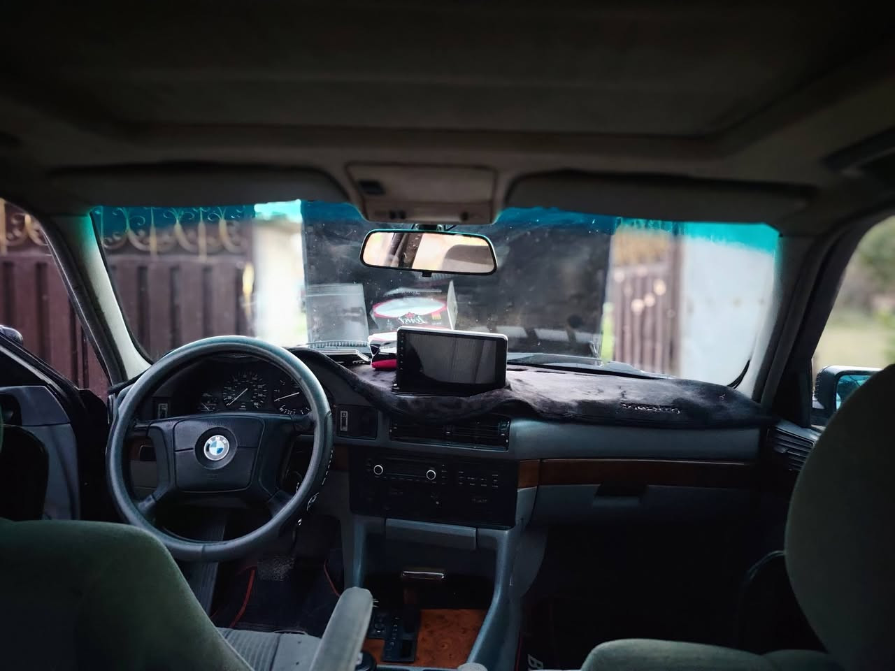 بي ام 525 مسكر فانوص كير مكينه خير من الله تبريد شغال صدر نص عمر رقم انبار سنويه 2030  تخم تاير  مكفوله من ضربه وكص مصبوغه صبغ عام للجماليه سعر 85وببيها مجال رقم ***********_*********** مكان اليوسفيه
