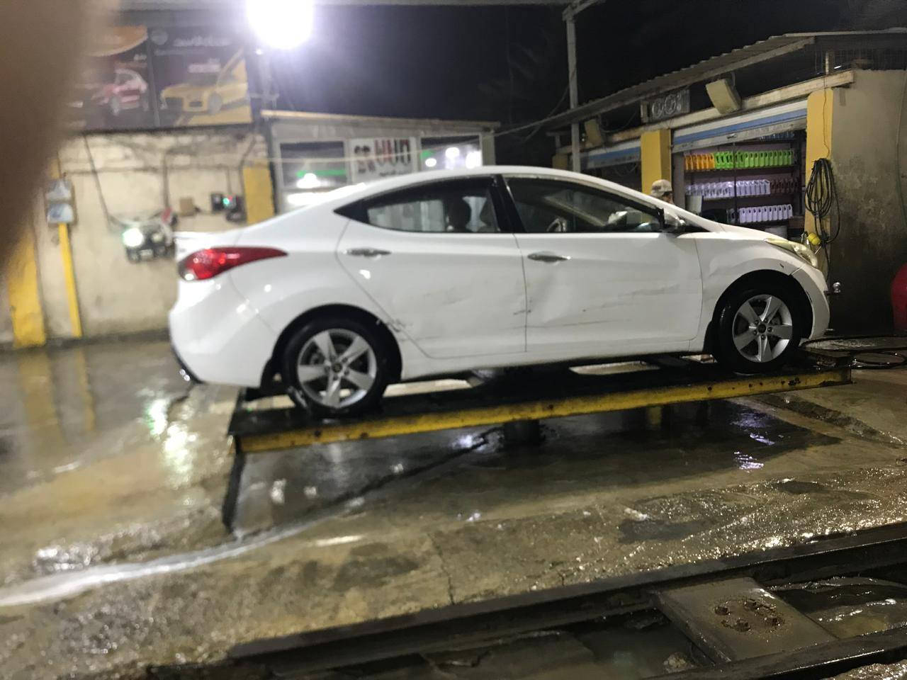 السلام عليكم 
النترا 2014
محرك 1800 المرغوب 
خليجي 
رقم بابل انكليزي 
مري شفط سلايد روف 
فول عدا البصمة
السيارة باسمي اني المالك الضرر موضح بالصورة
110$
***********
