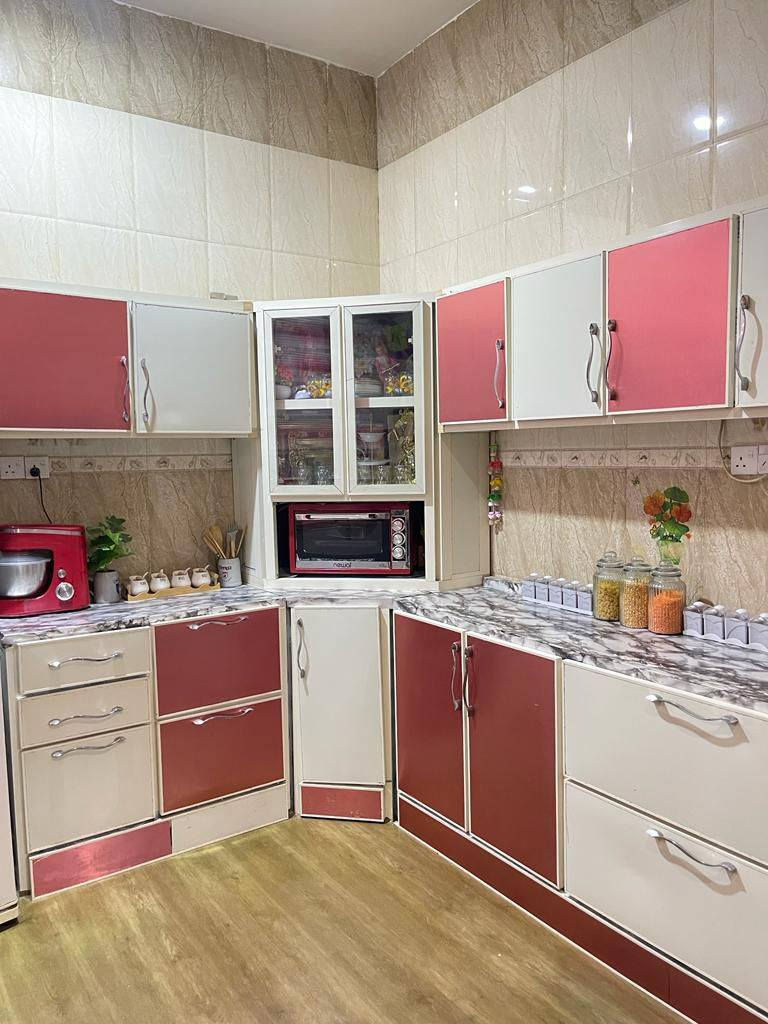 المبادرة 
✨🏡 مشتمل للبيــع 🏡✨ على المبادرة او نقدا 
طابو صرف /السعر 122
📍 الموقع: بابل – شارع 60 – شارع الكرينات
━━━━━━━━━━━━━━━━━━
📏 المساحة: 100 متر
📐 الواجهة: 5 م
📏 النزال: 20 م
🛣️ عرض الشارع: 10 م
📜 الملكية: ملك صرف
🏗️ يتكون من طابقين 
━━━━━━━━━━━━━━━━━━
🏠 تفاصيل الطابق الأرضي:
استقبال + كليدور + صحيات + مطبخ
🧱 الأرضية: كاشي
━━━━━━━━━━━━━━━━━━
🏠 تفاصيل الطابق الثاني:
غرفتين نوم + كليدور + صحيات
🪵 الأرضية: سيراميك
━━━━━━━━━━━━━━━━━━
💰 السعر: 122 مليون (قابل للتفاوض)نقدا 
البيع على المبادرة مقدمة 20مليون الباقي خلال 3 أشهر 
━━━━━━━━━━━━━━━━━━
📞 للاستفسار:
***********
***********
*********** (المهندس أمير الحسناوي)
━━━━━━━━━━━━━━━━━━
#مكتب_عقارات_أبراج_بابل 🏗️
📍 موقع المكتب: بابل – حي الجزائر – مقابل الجسر الدولي
