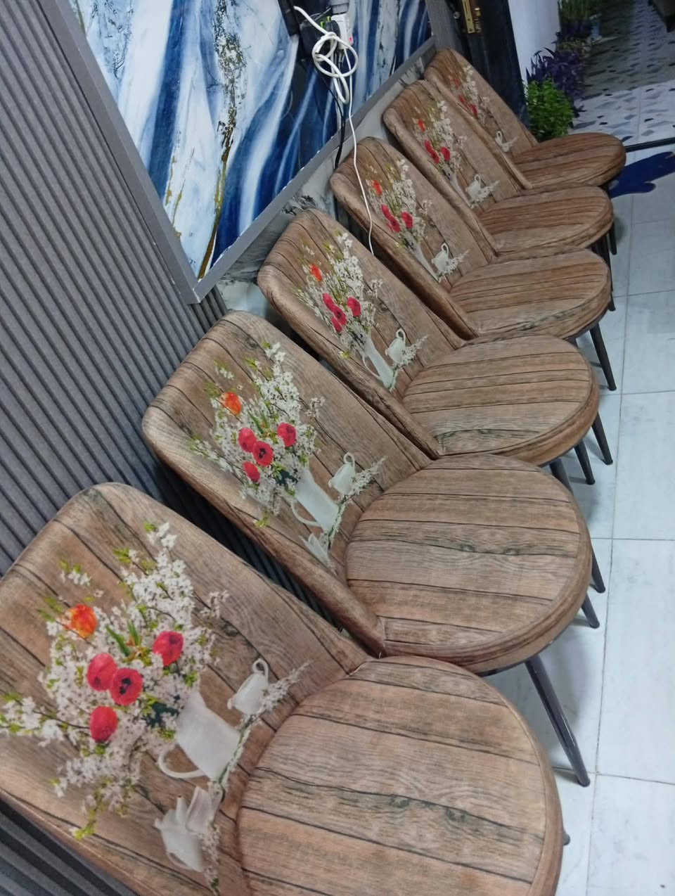 كراسي عدد 6 وتخم ديوان 7متر تركي سعر مناسب شراي يدخل خاص اويتصل ***********
