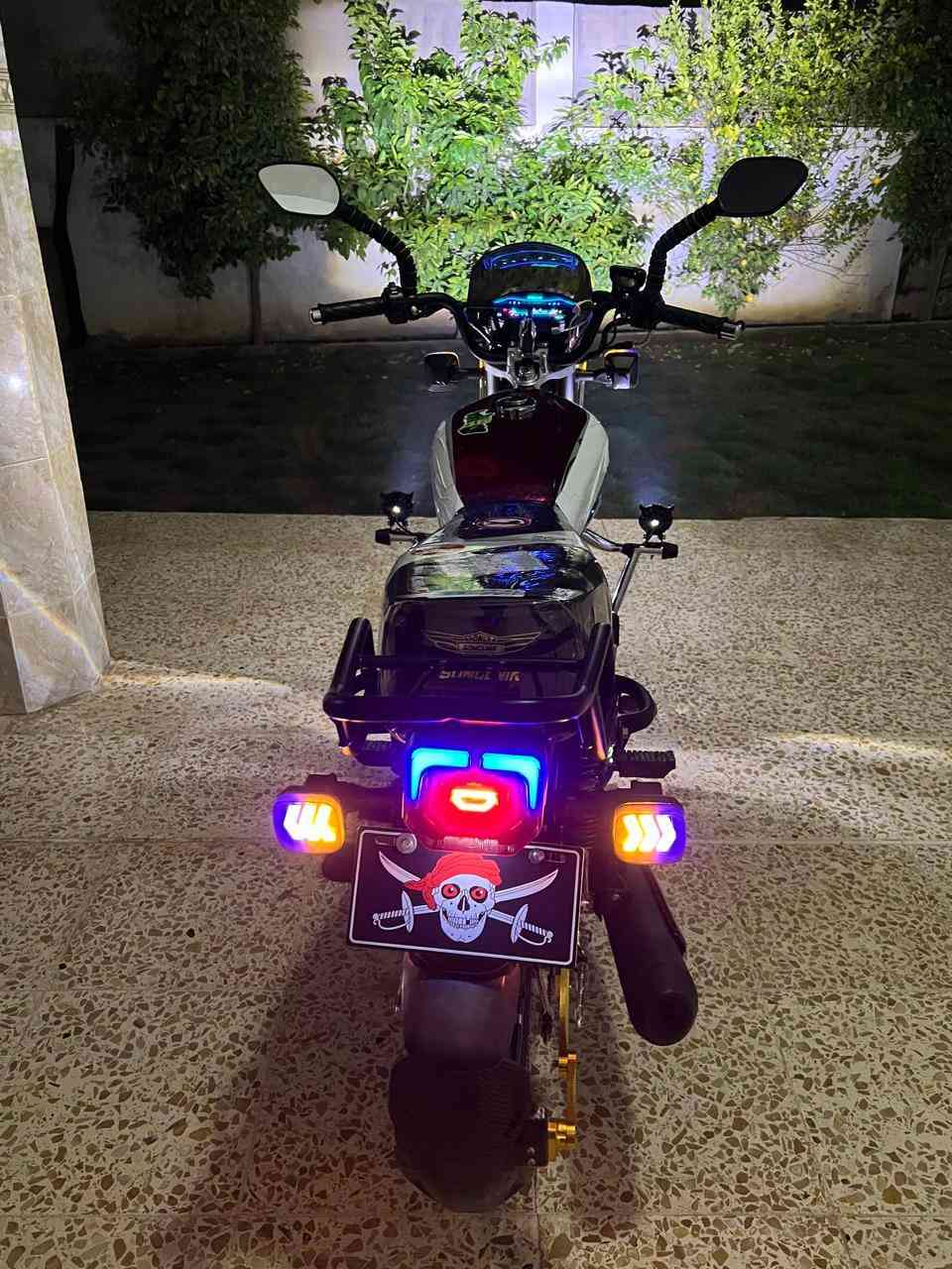 يالله موطور إيراني للبيع موديل 2026بعده جديد محرك 200 ضاقطه وزنجبيل الون سمنتي مميز موطور كامل من كل شي أوراق بيع و شراء أي استفسار ع رقم ***********
