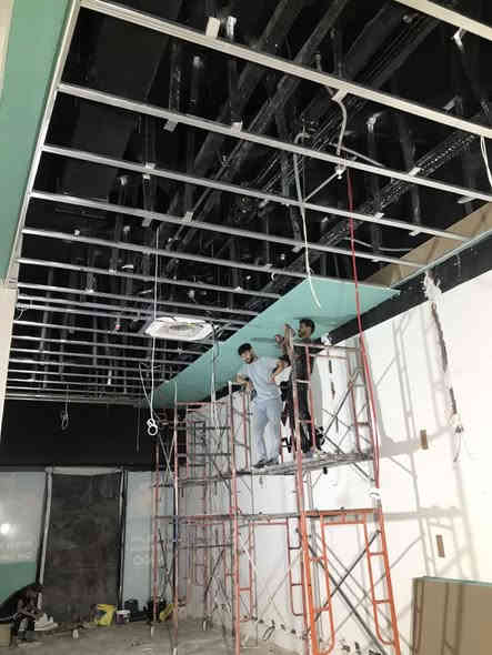 ديكورات سقف مغربي انواع ديكورات احداث موديلات شغل هندسي درجه اولى اجمل واحلى ديكور في جدار شغل مرتب انواع ديكورات شيبورد 
سقف مغربي 
سقف ثانوي 
حفر لينر 
ديكور في جدار 
بديل خشب 
بديل رخام 
شيبورد 
صبغ داخلي 
اي ديكور يعجبك وصل فكره بقيه علينه كادر جاهز اسرع وكت تستلم بيت 
***********
