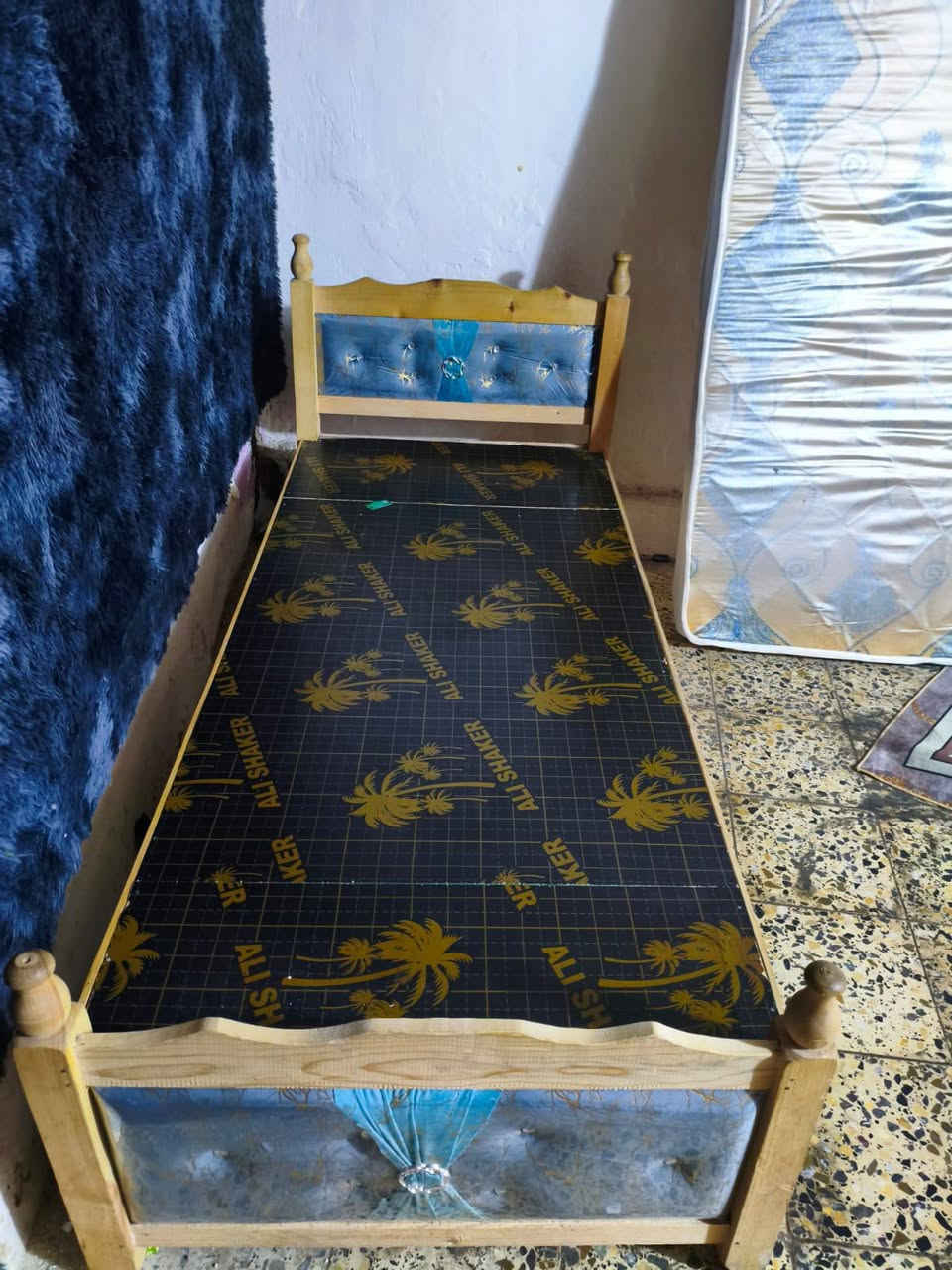 السلام عليكم 
يوجد غراض بيت مستعمله للبيع نضيفه كلش 
غساله هايسنس 14 كيلو باب اعلى
مبرده عاموديه برو الحجم الكبير 
سخانات عدد 2 واحد مستعمل واحد جديد 
جربايه نفر والدوشك مالتهه جديدات 

للحجز مراسله الرقم او الاتصال ***********
