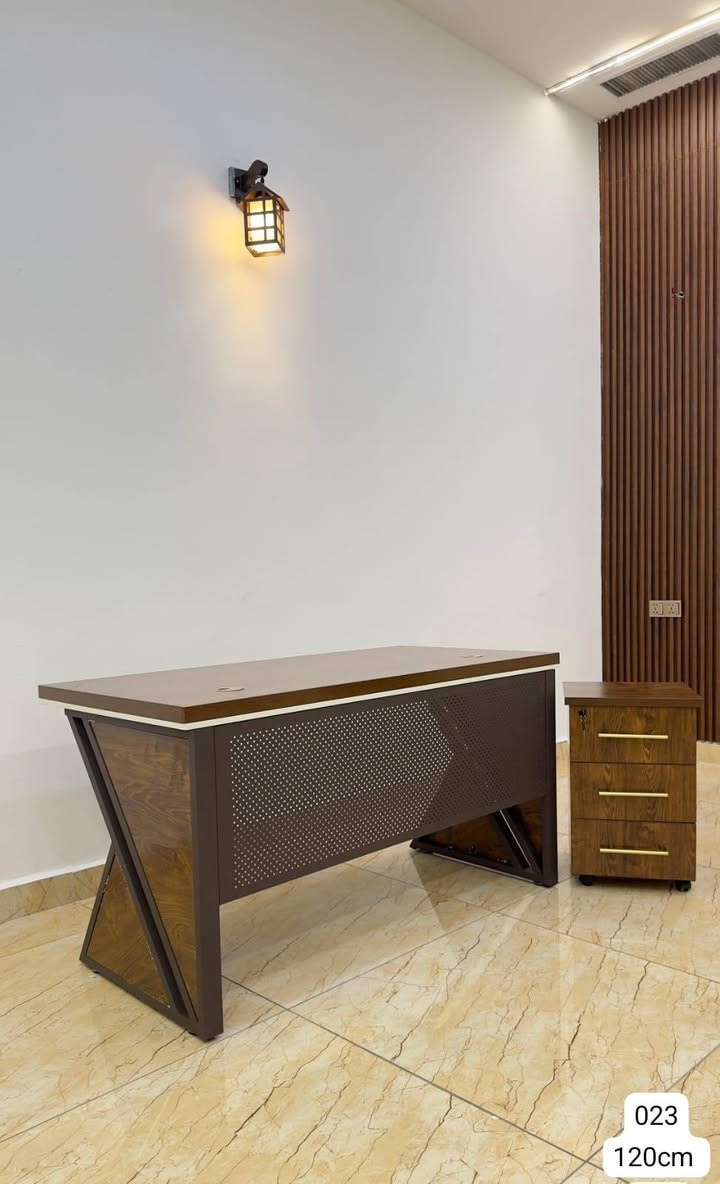 من يتميز عن الاناقه يجده يمنا تعلن شركه الروان الاثاث عن توفير انواع المكاتب الجميله *********** اسعارنا تنافسيه
