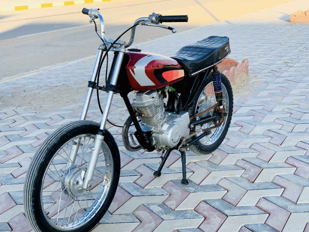 البيع كلك نامه24 اصلي شلامجه مكينه ما مفتوحه ابد دراجه جاهزه ومكفوله ما بيها اي نقص سعر 450وبيها مجال الشراي ***********
