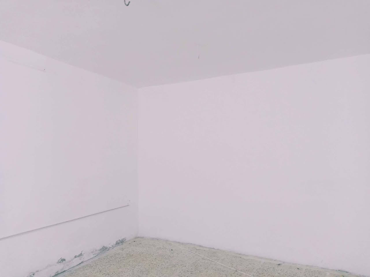 السلام عليكم ورحمة الله
بيت للبيع مساحته ٢٠٥ متر 
طابو صرف بسمي البيت 
جاهز ومرتب وجبير 
منطقة سيد حسين 
السعر ١٣٥ بيه مجال 
***********
