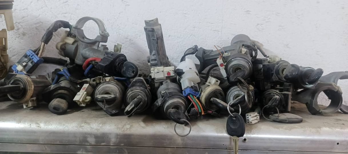 جوزات كيا هونداي العدد 15 
السعر 15 الف شلع
***********
