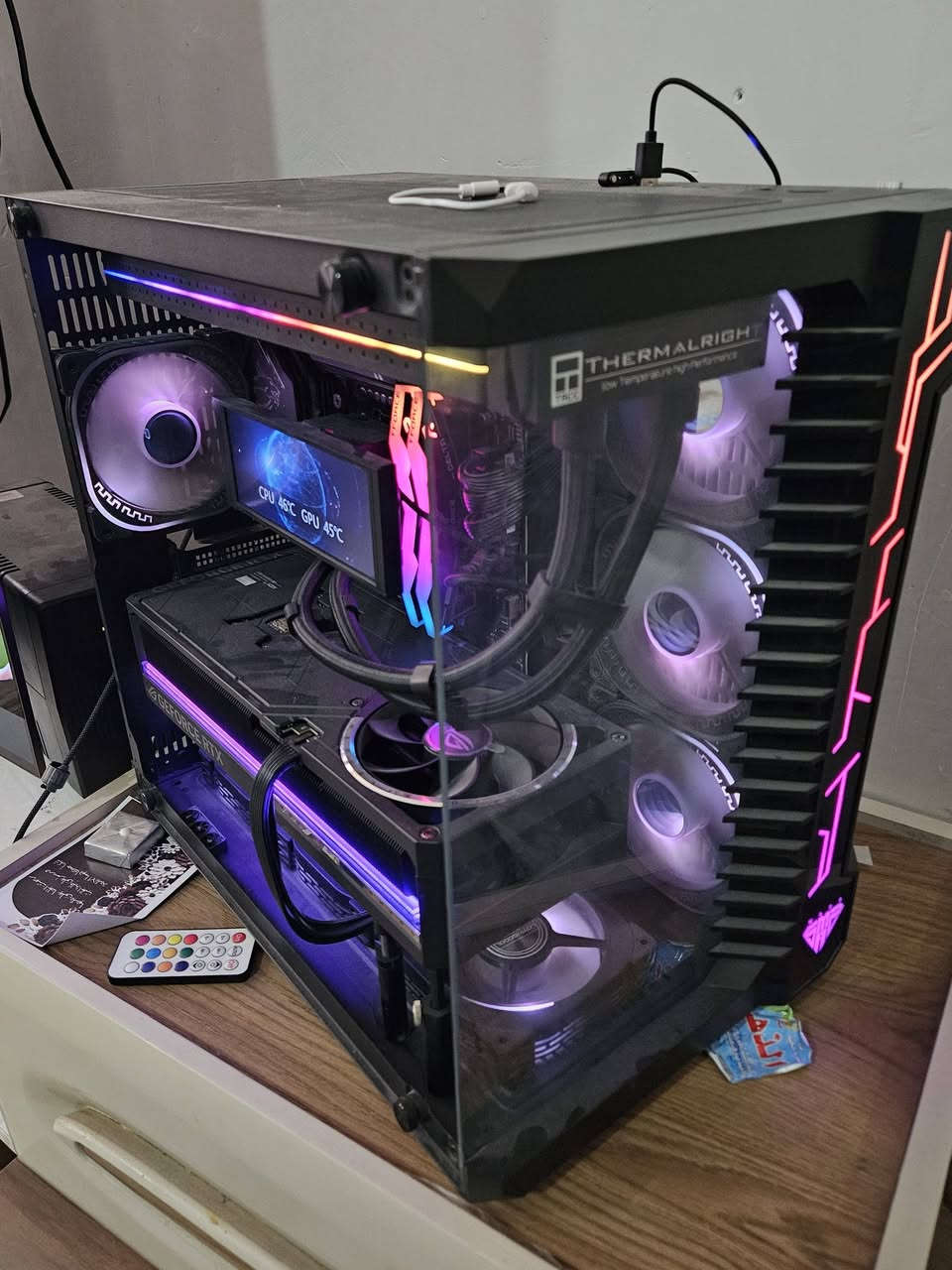 المعالج: Intel Core i7-14700KF
كرت الشاشة: ASUS ROG Astral RTX 5080
المبرد: Thermalright Trofeo Vision 360 Liquid
اللوحة الأم: MSI Z790 Gaming Plus WiFi
الرام: 32GB (2×16GB) DDR5 6000MHz
التخزين: M.2 SSD سعة 1TB
مزود الطاقة: Segotep GM1000W 1000W 80+ Gold
الكيس: Mass M06
فقط كيس وكراتين اغلب القطع موجوده للبيع مكاني بغداد الحريه 
*********** السعر اربعه مليون ونص
