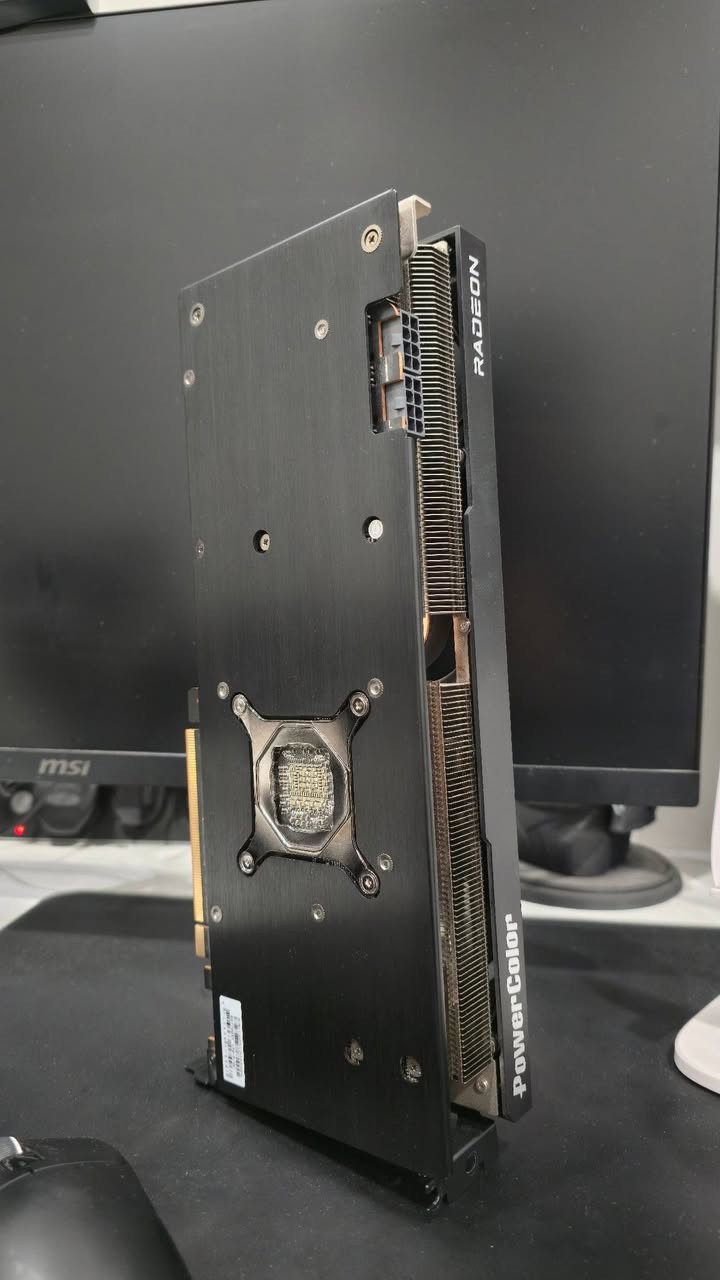 يابه السلام عليكم شبابنا الطيبة
رمضان مبارك
عندي كرت rx 7700 xt للبيع
سبب البيع طورت كرت نظيف وقوي ولا بيه عيب صندوقة موجود وكل شي
كرت يشغل 2k high يتقارن مع ال4070
انطيني سعر واذا يناسب من عيوني وتدلل
توصيل عليك انت تاخده او شركة بكيفك عنوان موصل


**إذا كنت صاحب هذا الإعلان وتريد حذفه لأي سبب، رجاءا أرسل رسالة إلى الدعم الفني**