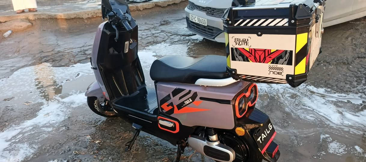 ماطور للبيع سعر ٧٥٠ ويه الصندوك اي عطل ما بي ***********
