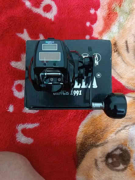 يا الله عيني مكينة اوفر هيد جديد غير مستخدم مكينة تخبل نضام المكينة ام الشاشة سعر  المكينة 20الف عنواني بغداد الدورة شارع ستين رقمي ***********يوجد خدمة توصيل الجميع المحافضات 5تالاف الحجز ولاتصال على الواتساب او على الخاص
