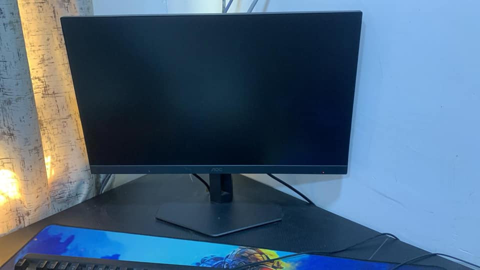 2060super 
i7-9700
Ram 16 
Aoe 180 hz 0.5 msشاشة 
 ماوس لوجتك جديد 
ميز كيمنك زاويه 
يو بي اس عدد ٢ واحد منهن جديد 
كرسي كيمنك
 التواصل :***********
