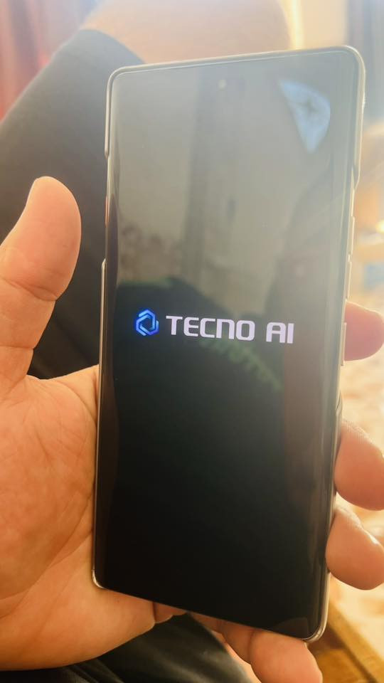 تكنو كامون ٤٠ برو نضافه ٩٩ ب ١٠٠ سعر ٢٠٠ مجال حك جيه ***********
