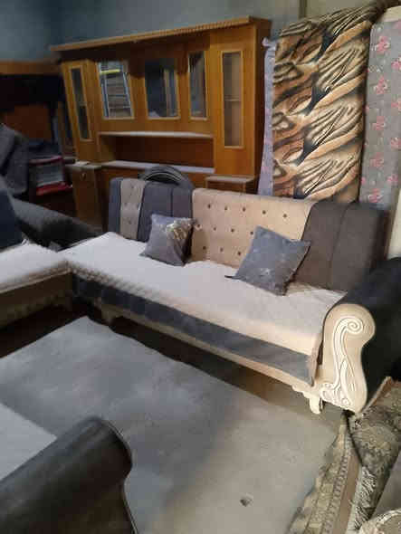 تخمم تركي 10مقعد نضيف 125 الف 
بعقوبة المفرق جامع الزيتوني ***********
