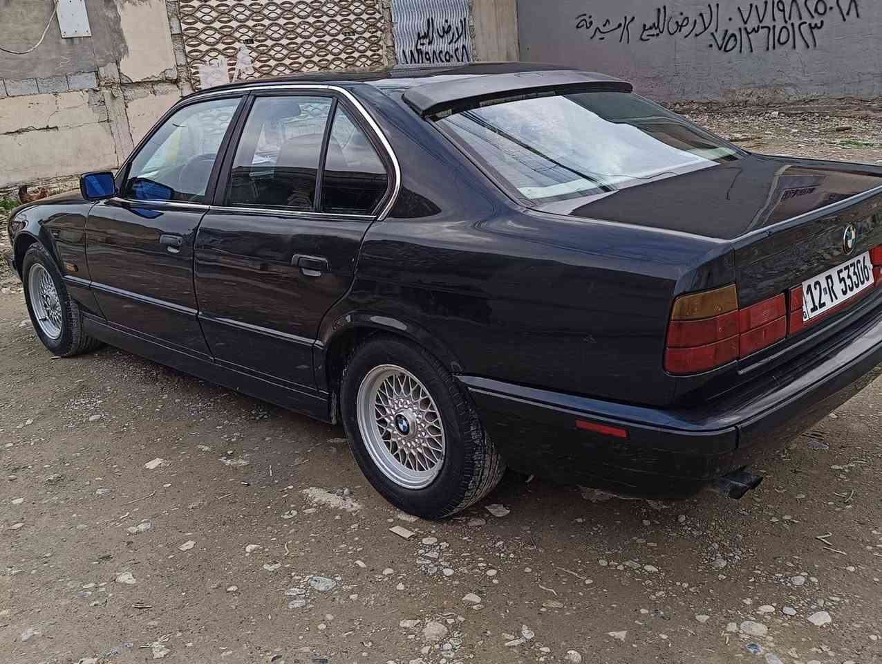 السلام وعليكم بي ام للبيع  525موديل 91 صبغ جماليه بدون ضرر هزه جديده السياره بسمي العنوان موصل السعر65 بيها مجال  ***********ــــ،، ***********
