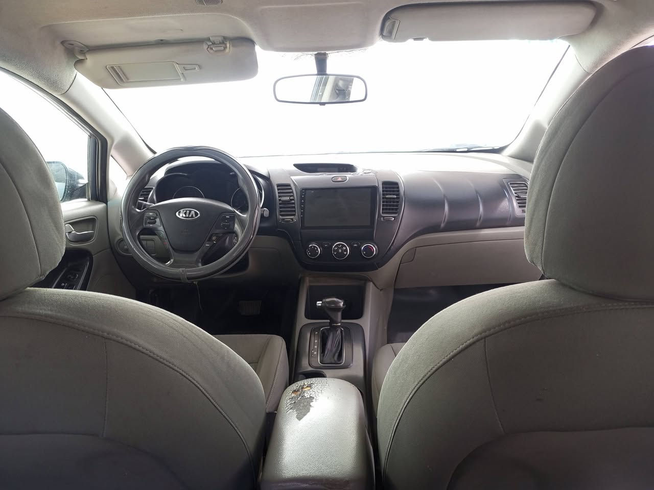 سلام عليكم سيراتو موديل ١٦ شكل ١٧ خليجي رقم مثنى حلوه وجاهزه بيه رشات صبغ ***********سعر 90 وبيه مجال مكان نجف الاشرف

