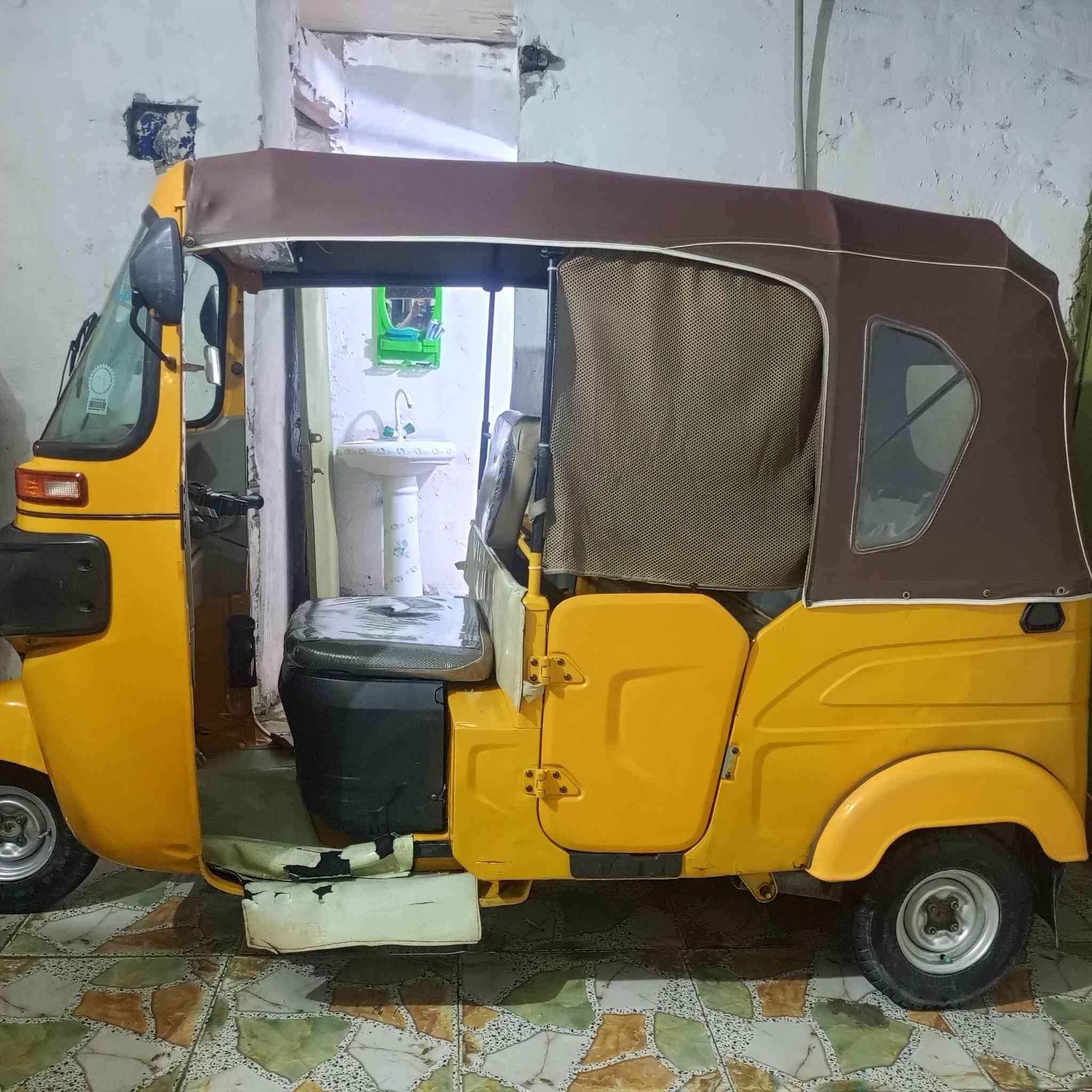 سلام عليكم تكتك موديل 21 شهر 11 لون وأحد كربلاء مشروع وطني بسمي تحويل بل يعجبك مكاني  عماره قليل بل صفحه بارد 
 رقم صاحبه ***********
