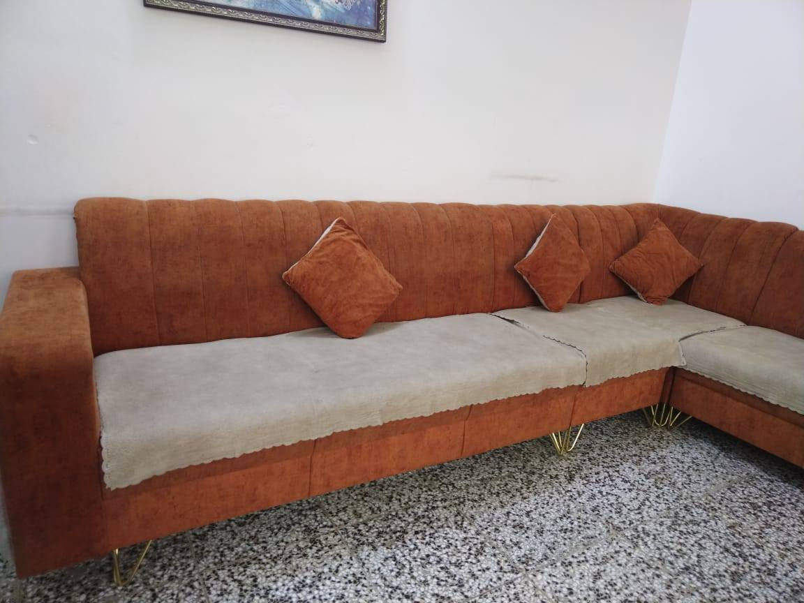 تخم نظيف جدا 10مقاعد مع كوشات عدد ٥  ب240الف وبي مجال المكان بغداد بلديات *********** متوفر واتساب
