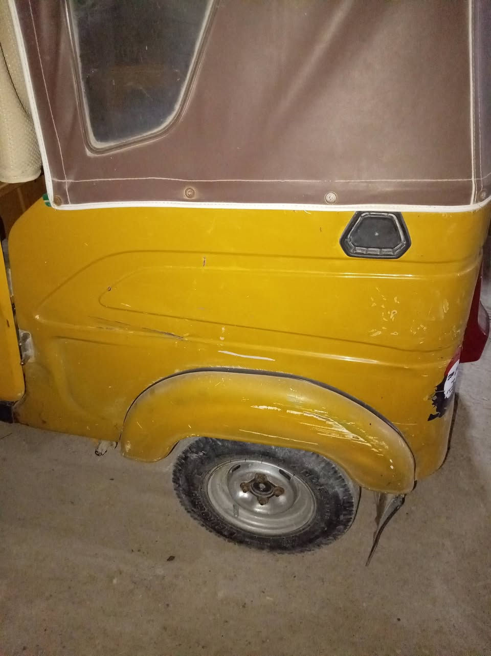 تكتك مديل واحد وعشرين محرك تجفيت شركه مكفول من التنقيص وتبخير ولبدي مثل بلصوره الغد بي بارد مامصبوغ وهاي شخوط وبيها خياسات تجي وتكلب وبلخدمه رقم وسنويه بسم ولد بلحيانيه *********** رايدها ب6 ونص وبيها مجال لشراي شط العرب
