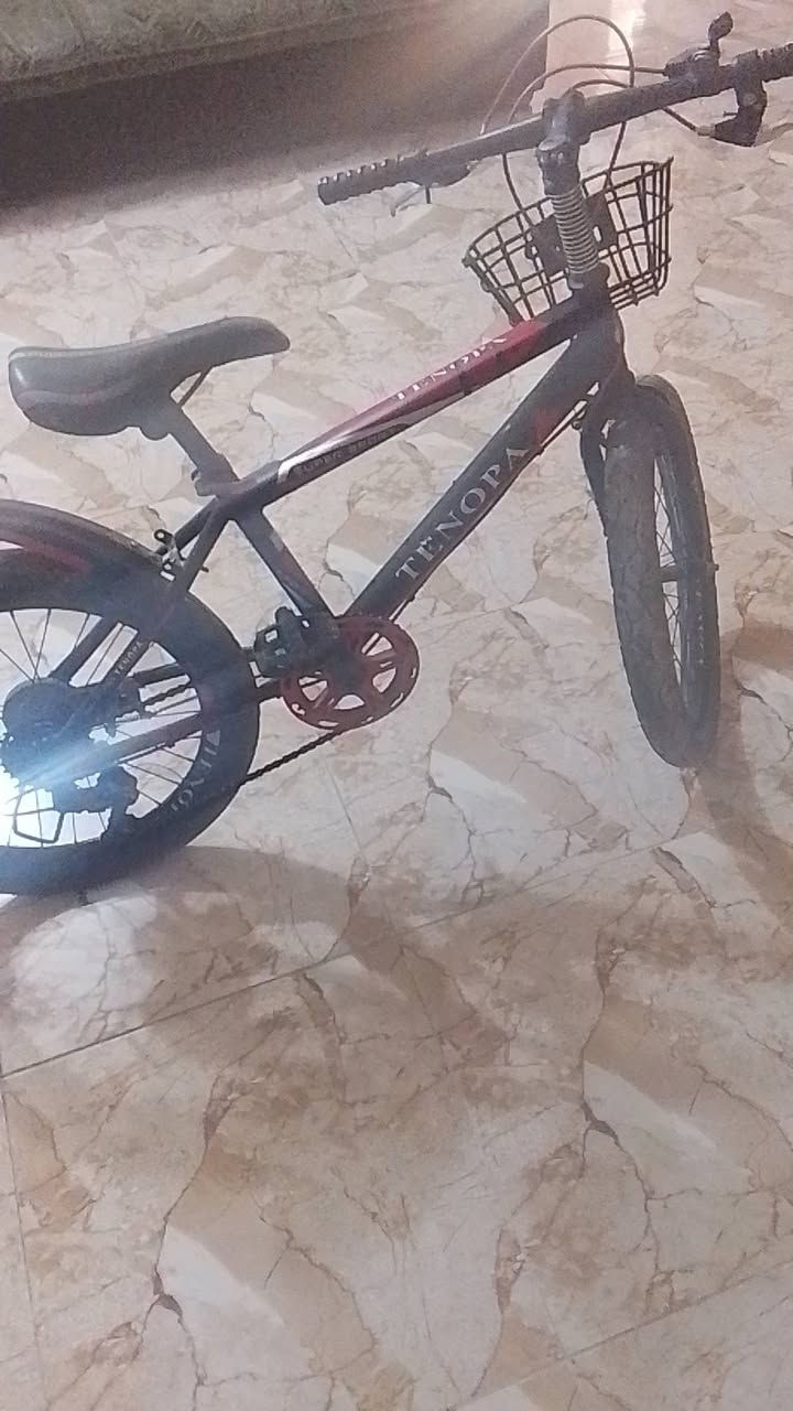السلام عليكم بايس كلين للبيع ما بيهن اي عيب ***********
