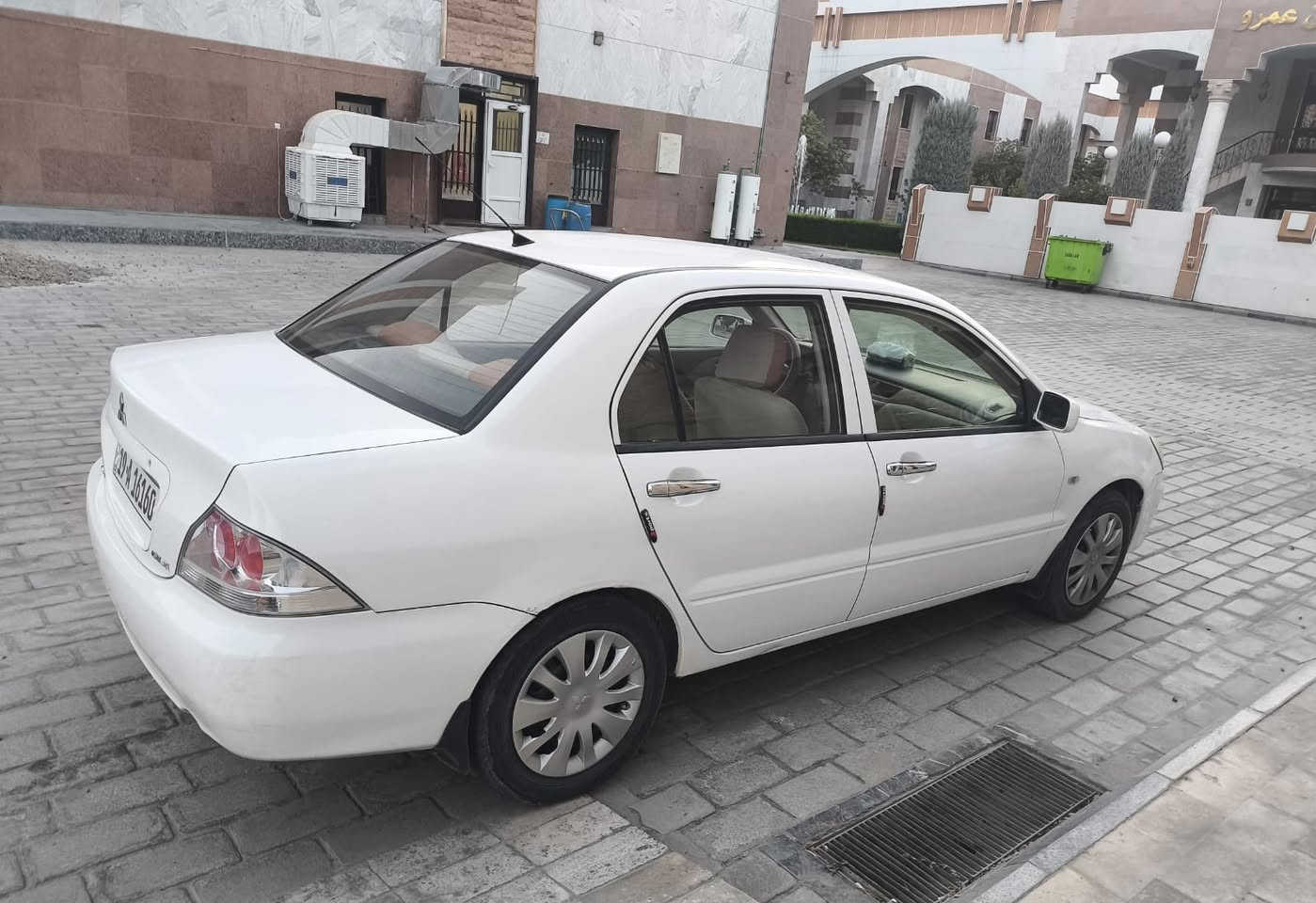 السلام عليكم.. 
#للبيع سيارة ميتسوبيشي لانسر  موديل ٢٠١٠ رقم كربلاء الماني مميز مع سنوية عظم عاج بإسمي  . 

#المواصفات: 
1. ميتسوبيشي لانسر ٢٠١٠ لون ابيض . 
2. الرقم كربلاء الماني مميز سنوية وارقام جدد لغاية ٢٠٢٨  . 
3. محرك ٤ سلندر  ١٥٠٠ قبق أسود . 
4. غرفة بيحي مع صاج دشبول بلادي .  
5. تبريد شغال . 
6. محرك ، كير ، حدادية كلها يعمل. 
7.  بنيد مبدل فقط  . 

(السيارة معروضة للبيع والسعر المطلوب ٩ الف و ٣٠٠ دولار ( ٩٣ ورقة ) مع مجال قليل مكان السيارة كربلاء )

الجاد بالشراء الاتصال على الرقم التالي 👇🏼 (غير متواجد على فيسبوك ) .

 *********** (د.علي الشمري ) .
