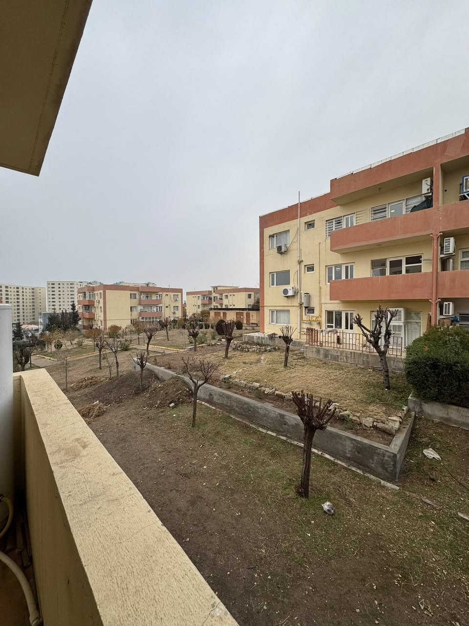 سەرەتا بەناوی خودا 
کۆدی/ 10880
شوقە بۆ فرۆشتن 
📍شوێن /دیلان سیتی ١ 
📐ڕوبەر / 100 مەتر
🌕ڕوو / گۆیژە + ناوشار  
🏗️نهۆمی / دوو 

پێک هاتوە لە ( میوان و هۆڵ کراوە + مدبخ + مشتملات + 
2 نوستن + بالکۆن )

تێبینی ( شوقەیەکی زۆر جوانە نرخەکەشی زۆر گونجاوە )
ــــــــــــــــــــــ
🖊️/ بۆ زانینی نرخ  کۆمێنت بکە 
ــــــــــــــــــــــــ
بۆ پەیوەندی📞
☎️***********
☎️***********
ـــــــــــــــــــــــــــ
تۆی بەڕێز موڵکت هەیە دەتەوێت بیفڕۆشیت یان بیدەیت بەکرێ زانیاریەکانمان بۆ بنێرە هاوکارتان دەبین 
‏‎*********** ☎️واتس ئاپ"فایبەر 
‏‎یان سەردانی نوسینگەی(جوانی موڵك)بكەن
‏‎ناونیشان"ئیبراهیم ئەحمەد"بەرامبەر دیلان سیتی
