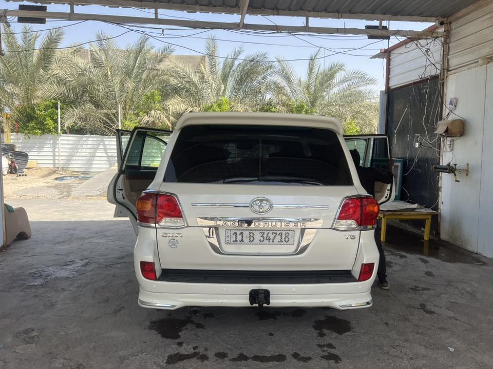 السلام عليكم الاندكروز14 بريم اصل السياره كفاله من الضربه والصبغ محرك كير شركه  تخم تاير جديد حداديه جديده رقم بغداد ب اسمي ثاني يوم احولك السعر 360 *********** واتس فقط
