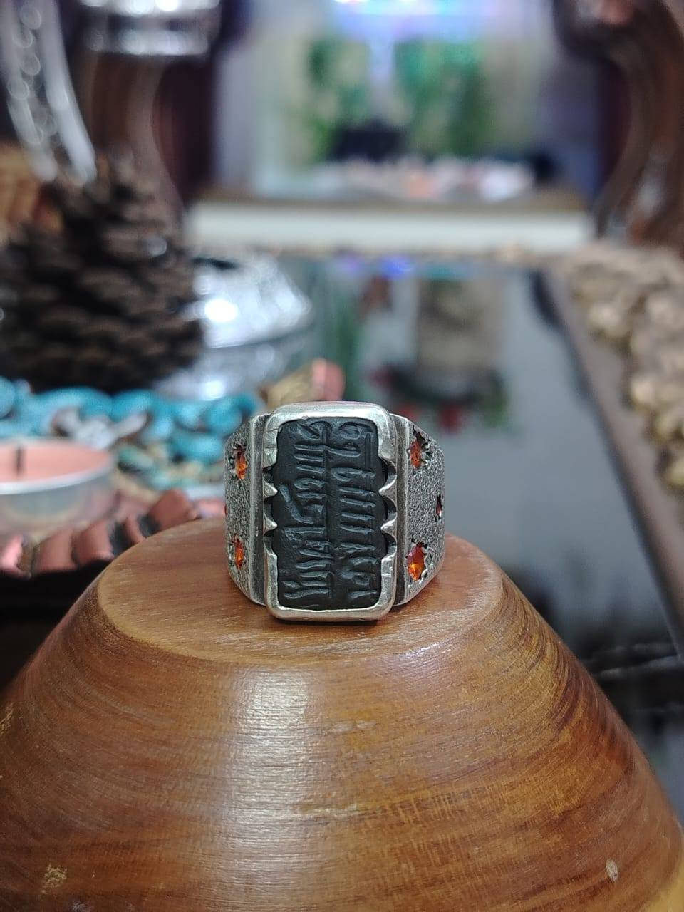 السلام عليكم خاتم عباس آباد اصلي ذمه
علاجي ضد السحر والعين
صياغه يدويه ثكيله 
يوجد توصيل لجميعً المحافضات
***********
