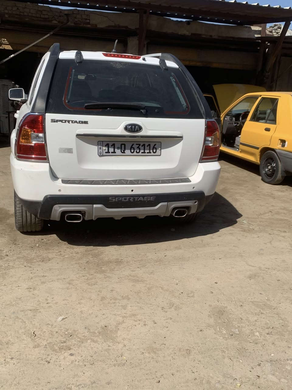 سلام وعليكم
سبورتج 2010كوري فول مواصفات 
سيارة مكينة ٢٠٠٠ دوش مكينة كير تبريد صدر سيارة جاهزة على اربعه وعشرين حباية 
رقم بغداد باسمنة 
مكانها بغداد 
مكلف بل نشر 
رقم الهاتف  ***********
