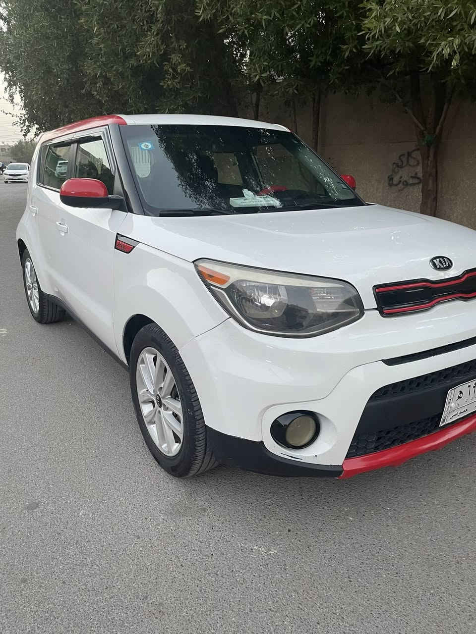 كيا صول 2018 محرك 2000 gdi  مبدل جديد وارد أمريكي حادثها موضح بالصور ماشية 100 رقم بغداد مشروع وطني شرط التحويل سعرها ( 116 ) ورقة للإتصال *********** الشراي يتصل لا تراسل عالخاص لان مغلق مكاني بغداد الجديدة
