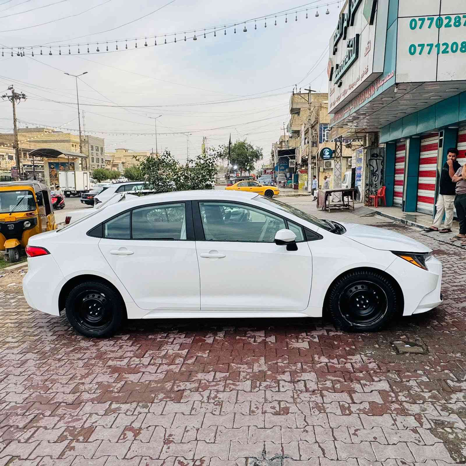 السلام عليكم كورلا للبيع 2023
سياره حلوه وكامله عله اخر حبايه كبل للشارع السياره مال جناي ارقام انكليزيه تحويل ثاني يوم تبيرد خير من الله تدفئه كير ومكينه مكفولات 
السياره ماشيه ١٣ اللف ميل 
ضرر السياره قطعتين مبدلات وبيه ضرر بأمريكه الجاماغ مصبوغ يعني ضرر السياره ٣ قطع صفحة السايق  
مكان السياره بغداد حي اور ام الكبر والغزلان 
سعر السياره 168 قابله للتفاوض بيه مجال بصيط للشراي 
رقم الهاتف *********** 
وبالعافيه عله الي تكون من نصيبه
