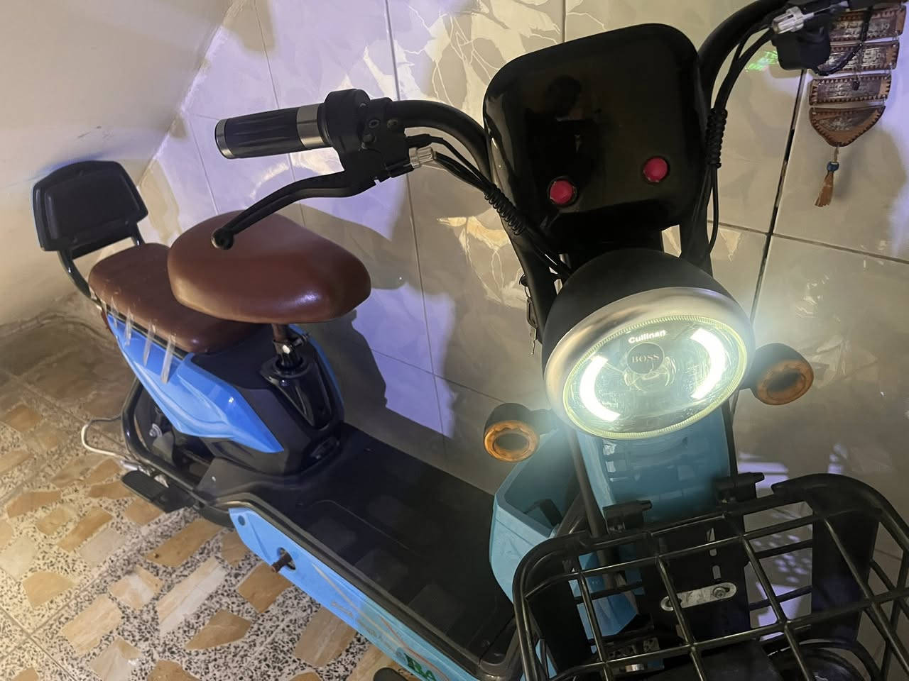 للبيع دراجه شحن مشاكلها التاير الأمامي مخلوع و الجاملغ مكسور الخلفي


**إذا كنت صاحب هذا الإعلان وتريد حذفه لأي سبب، رجاءا أرسل رسالة إلى الدعم الفني**