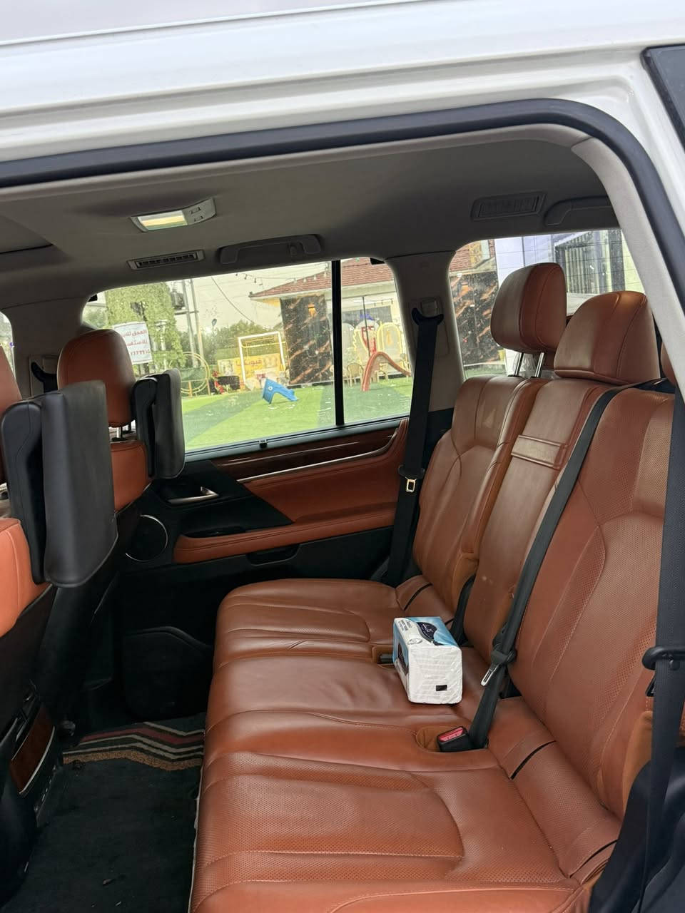 السلام عليكم لكزز SUPER SPORT للبيع 
السياره مكفوله 
رقم بغداد ب اسمي السياره 
محرك 8 سلندر 5.7 
ماشيه 62.402km
المواصفات :
1.رادارات 
2.فتحه 
3.كامرات 
4.شاشات بلادي 
5.زنون عالي وناصي وعدسه متحركه كهرباء 
6.كشنات تدفئه تبريد 
7.تشغيل ع بعد 
8.جنطه كهرباء 
9.بيبان شفط 
وبعد هواي مواصفات 
السعر 89 الف وبيها مجال 
مكان السياره بغداد حي الجهاد
للاستفسار: ***********
