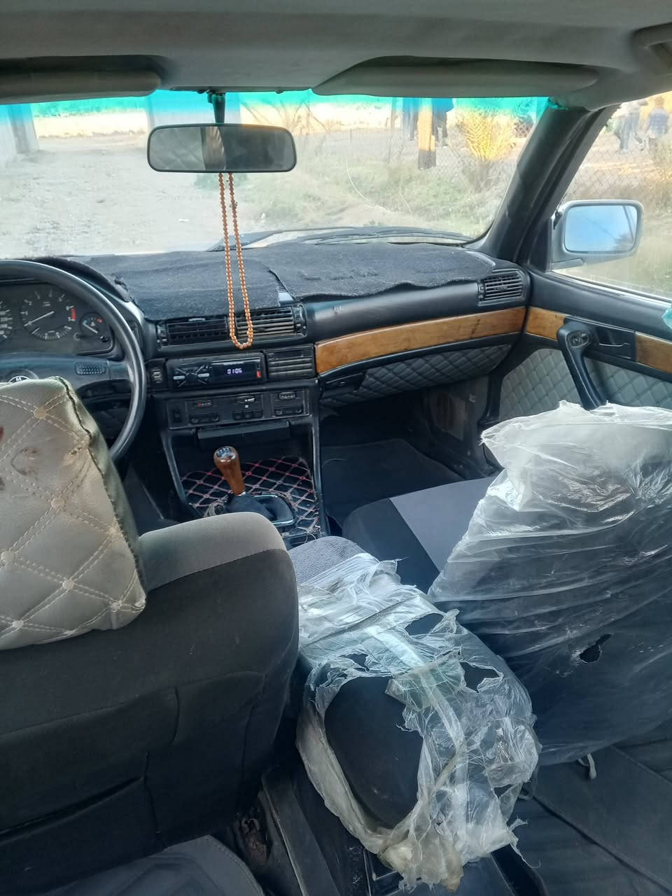 سلام عليكم بي ام للبيع حجم ٧٣٥ محرك مفتوح ٣٥٠٠ محرك حاويه كير حاويه تخم تاير صدر جديد السعر ٣٠ ***********
