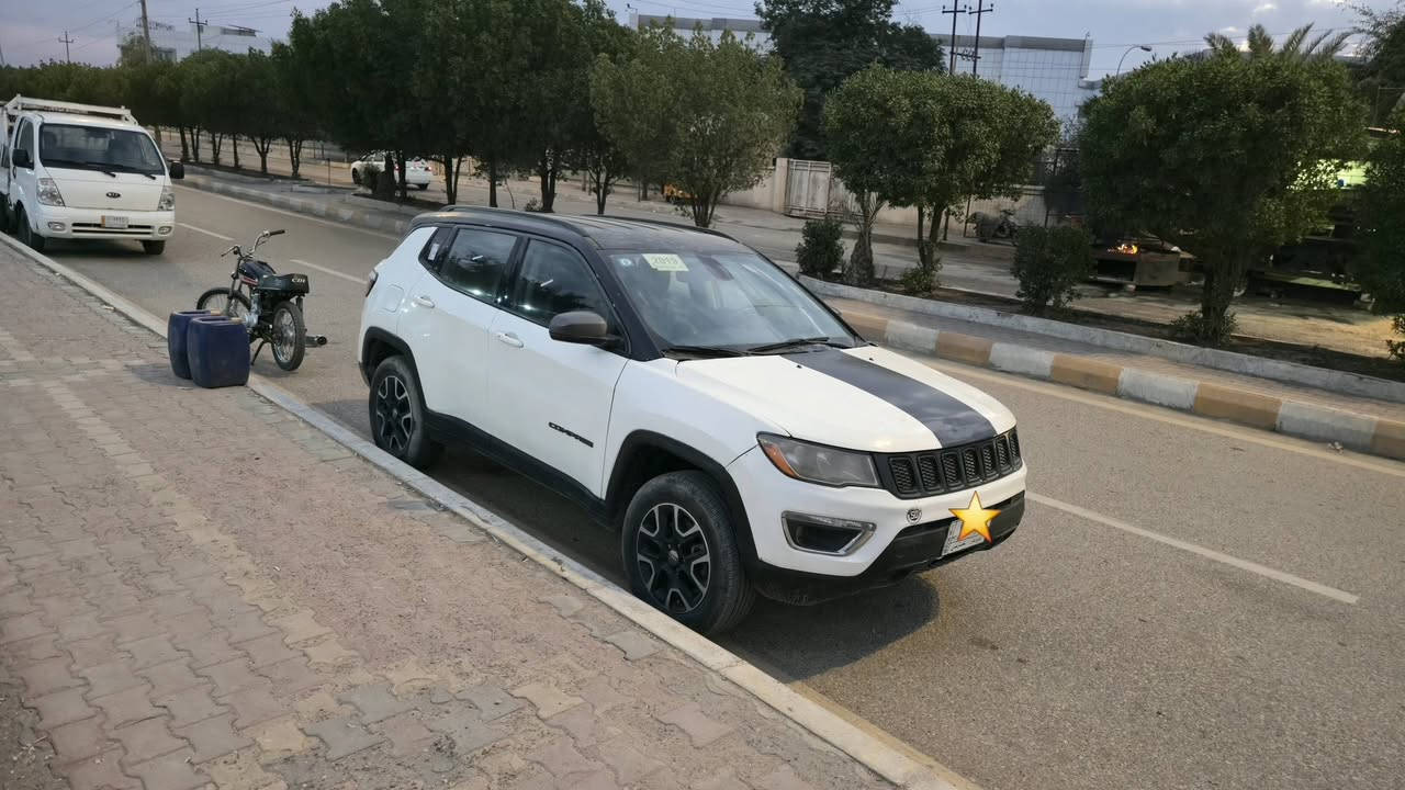 جيب كومباس ٢٠١٩
حادث بمريكه فقط جنطه  بعراق بنيد وجاملغ لامامي بجهت لعبري اثر شخوط وصبغتهن رقم لهاتف *********** فول مواصفات ماعده لفتحه
