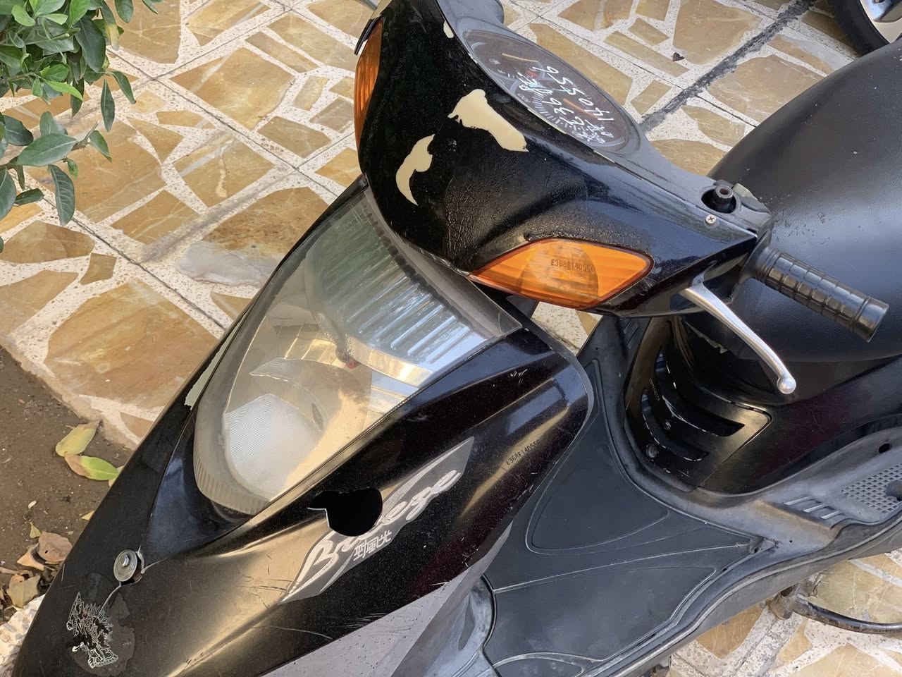 بريز 140
كابريتر الدراجه مختمه ختم واحد وين ميعجبك 
بيها نواقص بسيطه معروضه ب550وبيها مجال بسيط 
*********** واتس فقط مو شراي لتراسل
