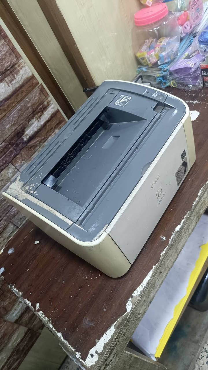 طابعة كانون ليزري ابيض و اسود للبيع العدد 2 
للتواصل واتساب:***********

