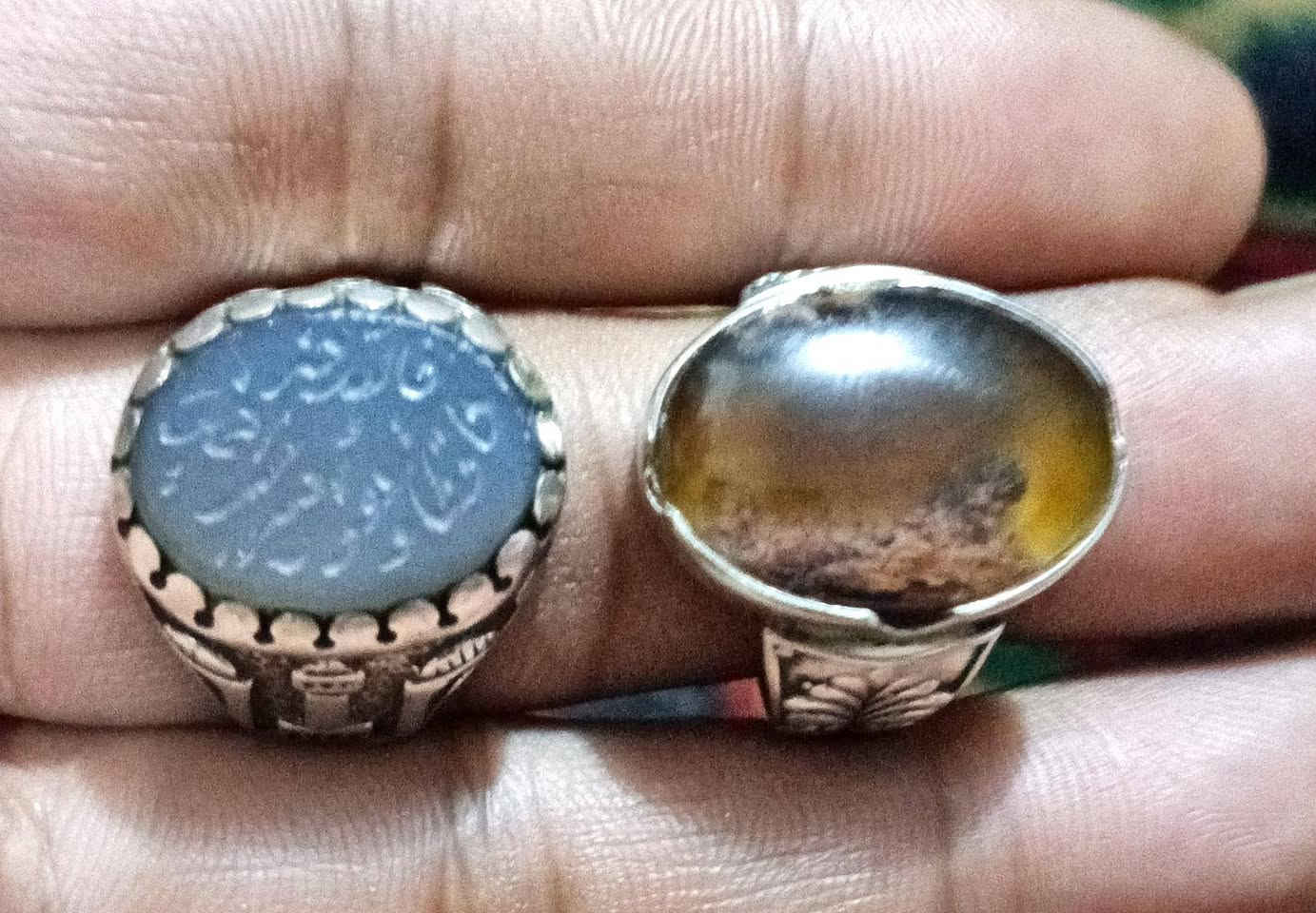 فظة عراقية عقيق يماني مخطوط وعقيق طحلبي قديم سعر 80 بغداد شارع حيفا ***********
