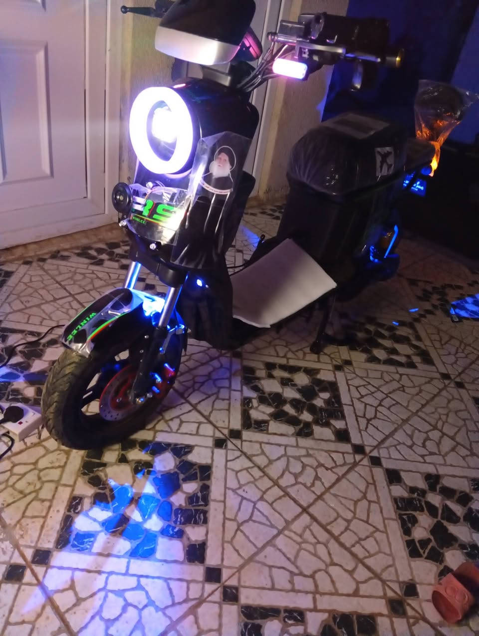 سلام عليكم دراجه مديل26 للبيع صارلها سبوع طالعه من لوكيل ب550 بيها مجال لون اسود لاماعي مكاني بصره صالحيه***********
