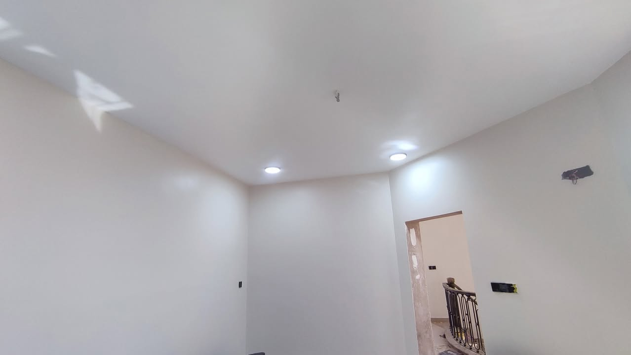 خلفه متفرغ طلس عام وصبغ داخل وخارج اطلع بل يوميه واخذ عل متر واخذ كباله ***********
