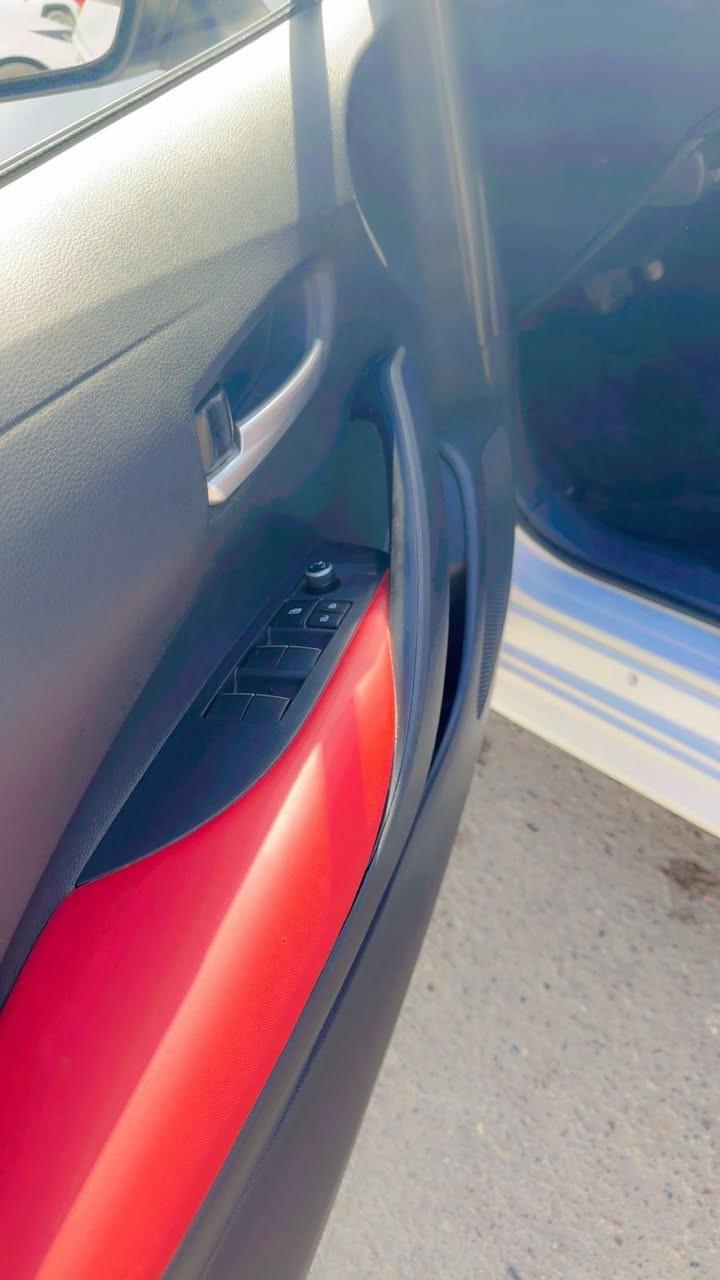 السلام عليكم كورلا هايبرد شكل الامريكي موديل 2024 ماشيه 14 الف قابل للزياده السياره فول مواصفات فتحه بصمه رادار كامره خلفيه شاشه لمس فول تحكم ستيرن كشن كهرباء ومساج ضهر بيها رصعه خفيفه بل بنيد موضحه بالصور متبين اله من قريب الباقي مكفول العنوان حي الجهاد شارع المضخه السعر 157 وبيها مجال ***********
