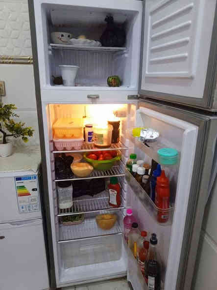 ثلاجات اثنين للبيع كلش نظيفات جدد بعدهن اي تصليح ما داخلات للاستفسار *********** واتساب اتصال مكاني القرنه
