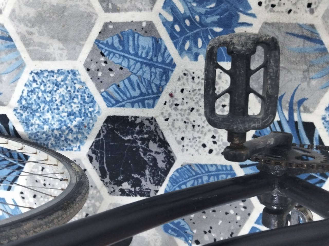 سلام عليكم  بايسكل  للبيع او مراوس حجم 26
مصبوغ السعر 45 و بي مجال العنوان النجف حي العسكري شارع السبيس  الرقم *********** نتصل او واتساب
