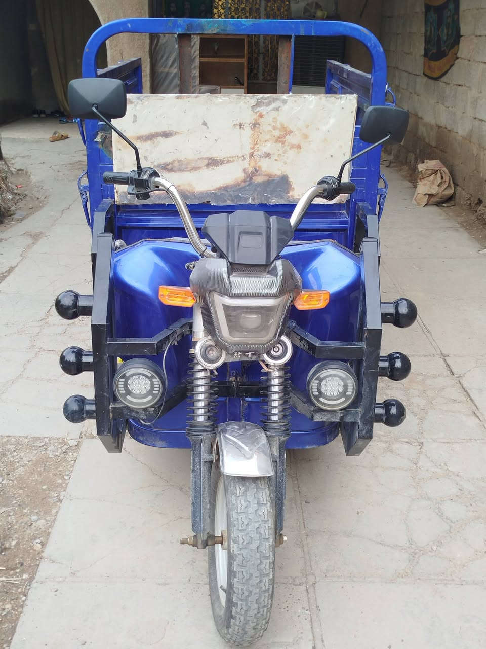 ا
السلام عليكم ستوته شحن للبيع 
السعر 1100 بيها مجال قليل 
المكان سبع قصور 
للتواصل علا الرقم ***********
