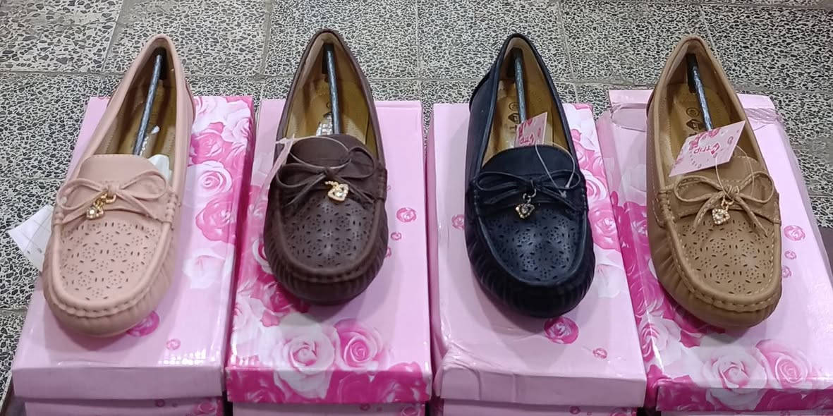 بمناسبة افتتاح محل الريماس للاحذية النسائية في شارع الشرطة الرابعة
اسعارنا تنافسية احدث الموديلات وانسب الاسعار
الاسعار تبدأ من 5 الاف لغاية 9 الاف والسعر تحت كل صورة
التوصيل بالف دينار ***********
