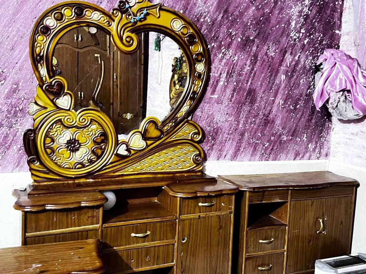 غرفة نوم مستخدمة نظيفة كلش السعر 450 وي الشد والنقل


**إذا كنت صاحب هذا الإعلان وتريد حذفه لأي سبب، رجاءا أرسل رسالة إلى الدعم الفني**